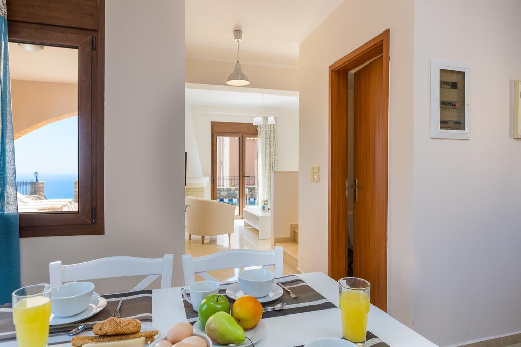 Anastasia Villa, Libyan Seaviews With Heated Pool, By Thinkvilla Sellia (Rethymno)
