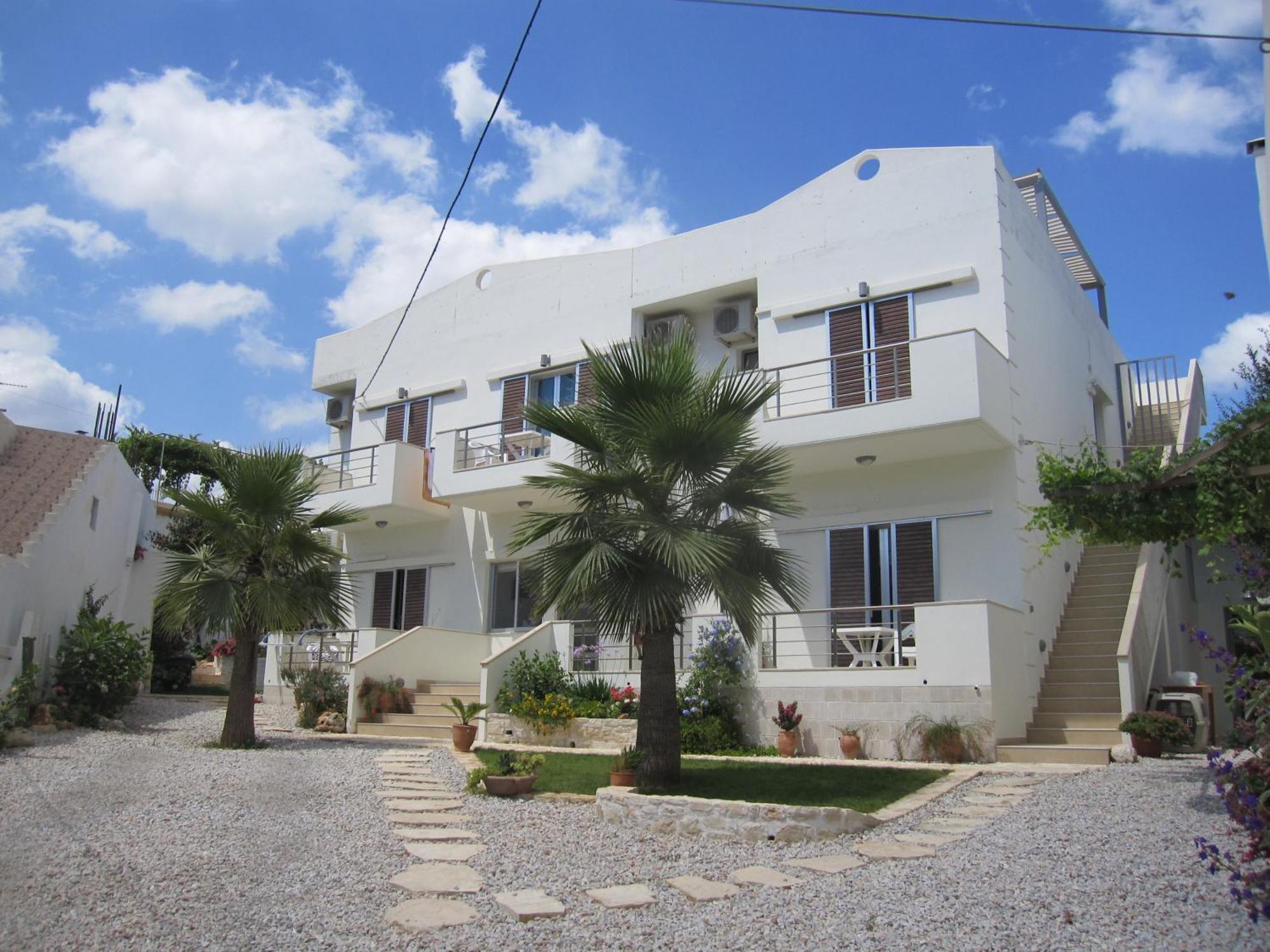 Lion-suites Apartment Kalyves