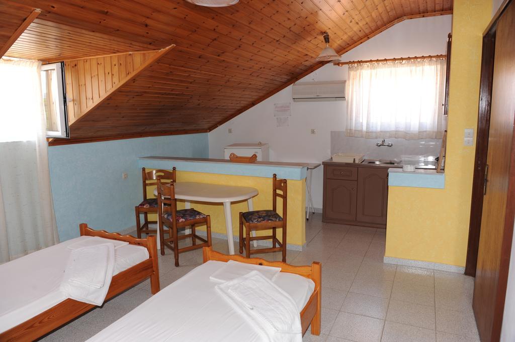 Isavella Studios Apartment Amoudi