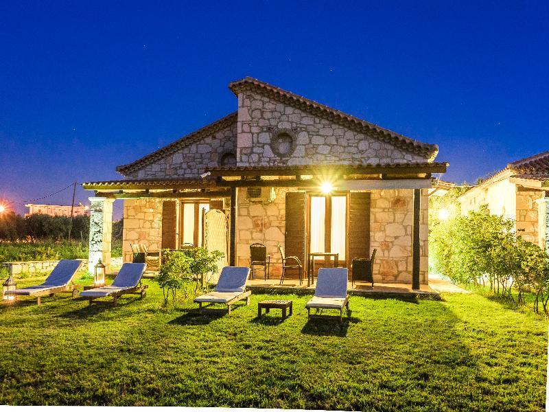 Holiday home Kavos Psarou Amoudi