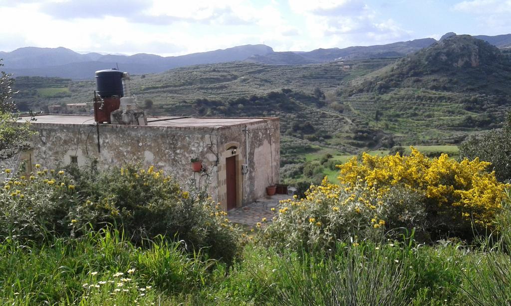 Tsikalaria Traditional Stone House *