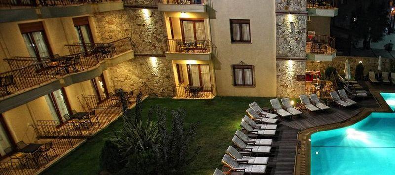 Nereides Aparthotel Hanioti