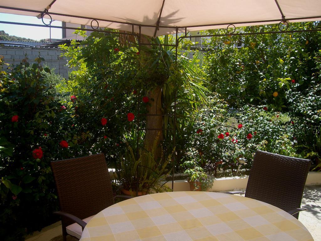 Guest house Hariklia Rent Zaros