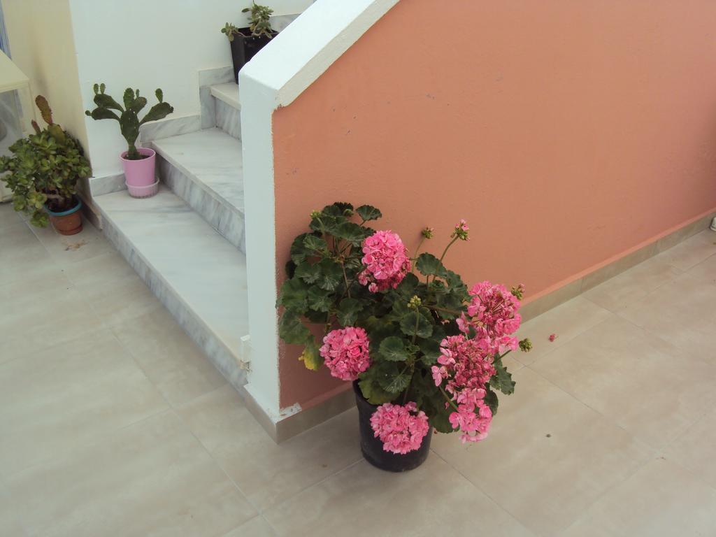 Bella Sant Perissa (Santorini)