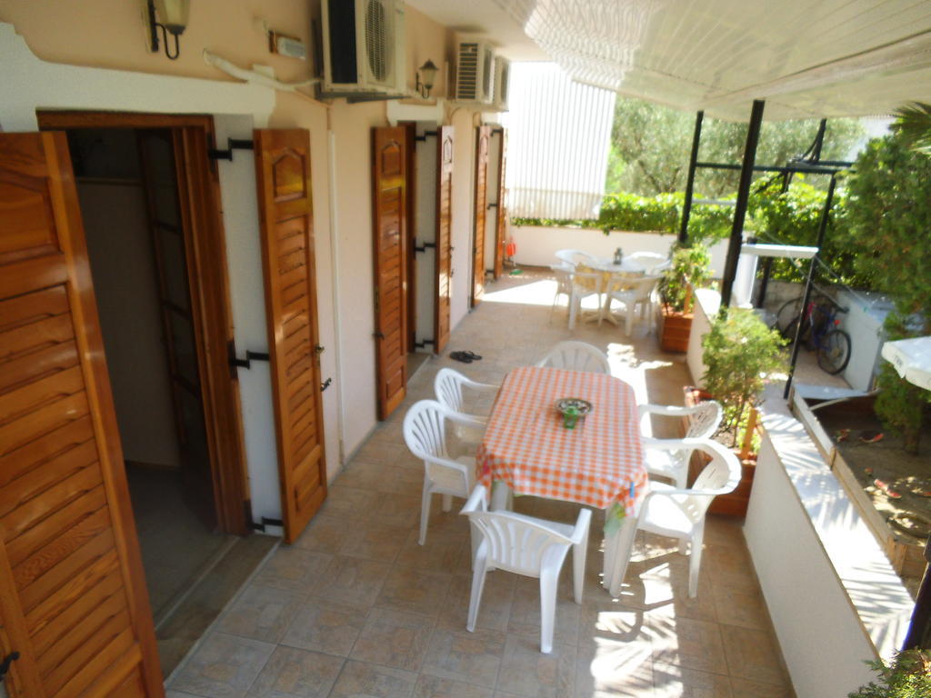Apartment Xenos *