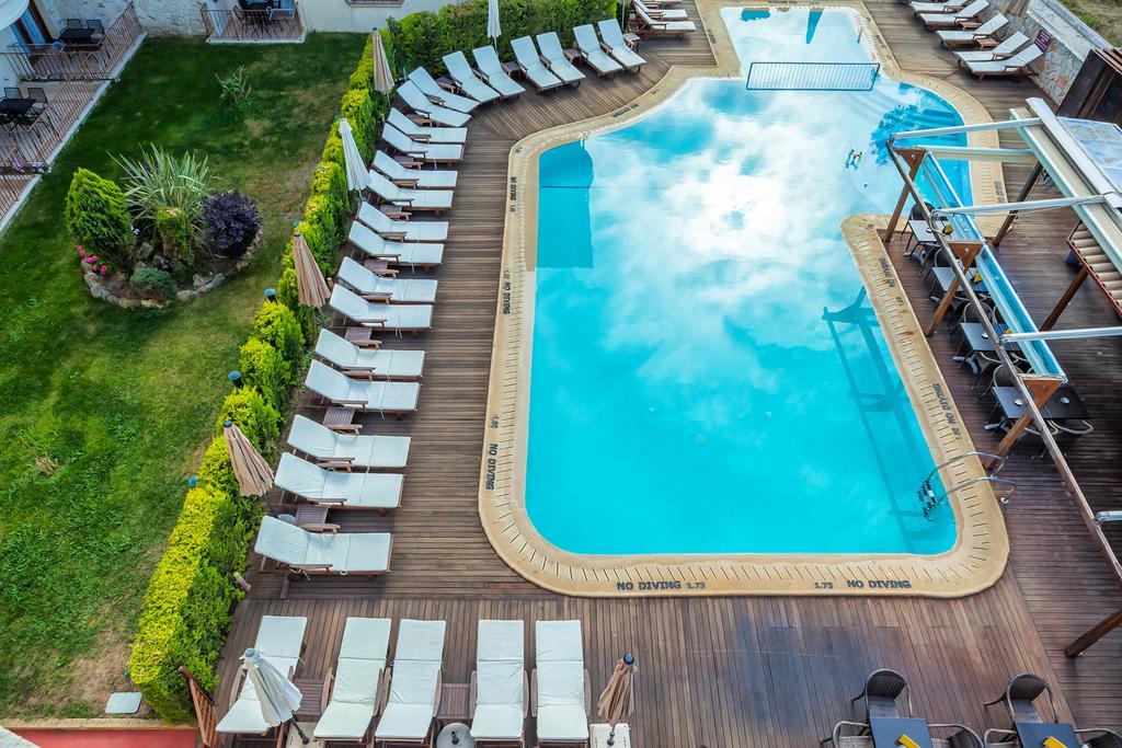 Aparthotel Nereides 2*