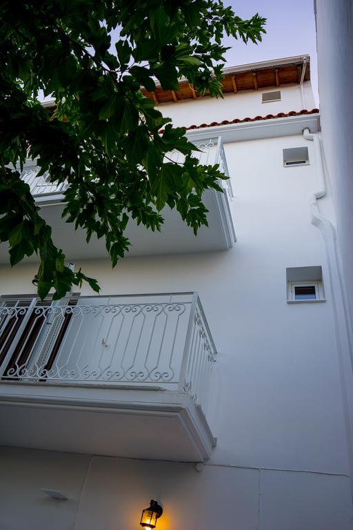 Apartment Act Art Skiathos *