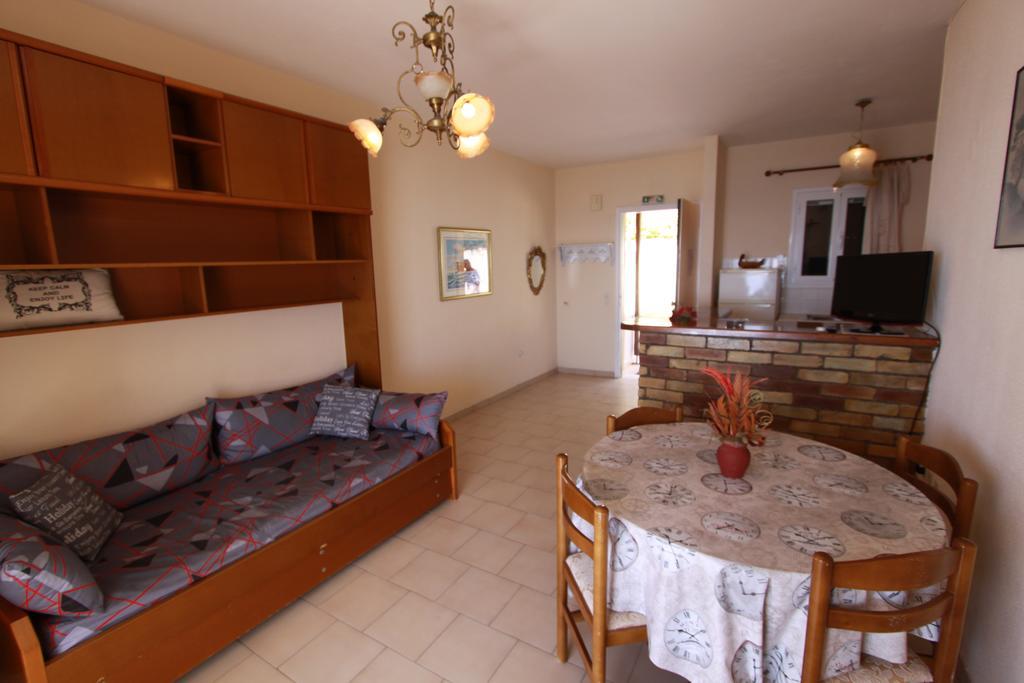 Aparthotel Corfu Menigos