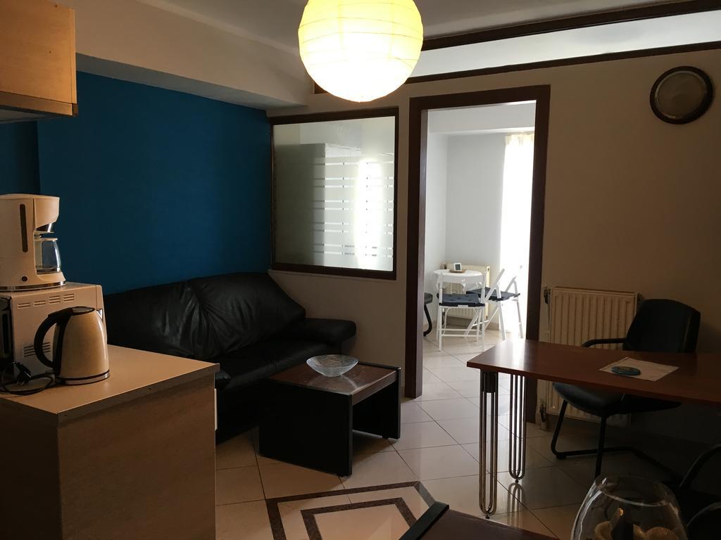 Office-studio Theoxaris