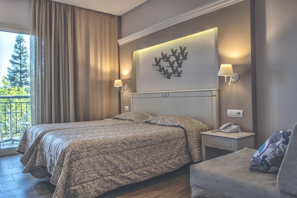 Hotel Delfinia
