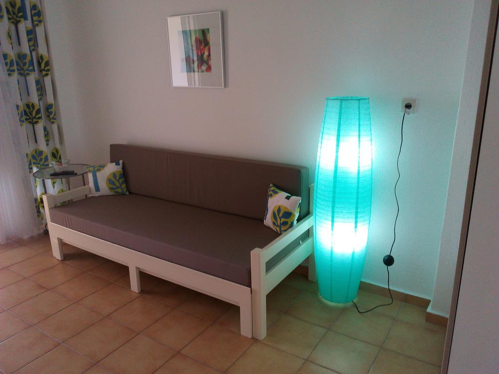 Apartment Amparoudes