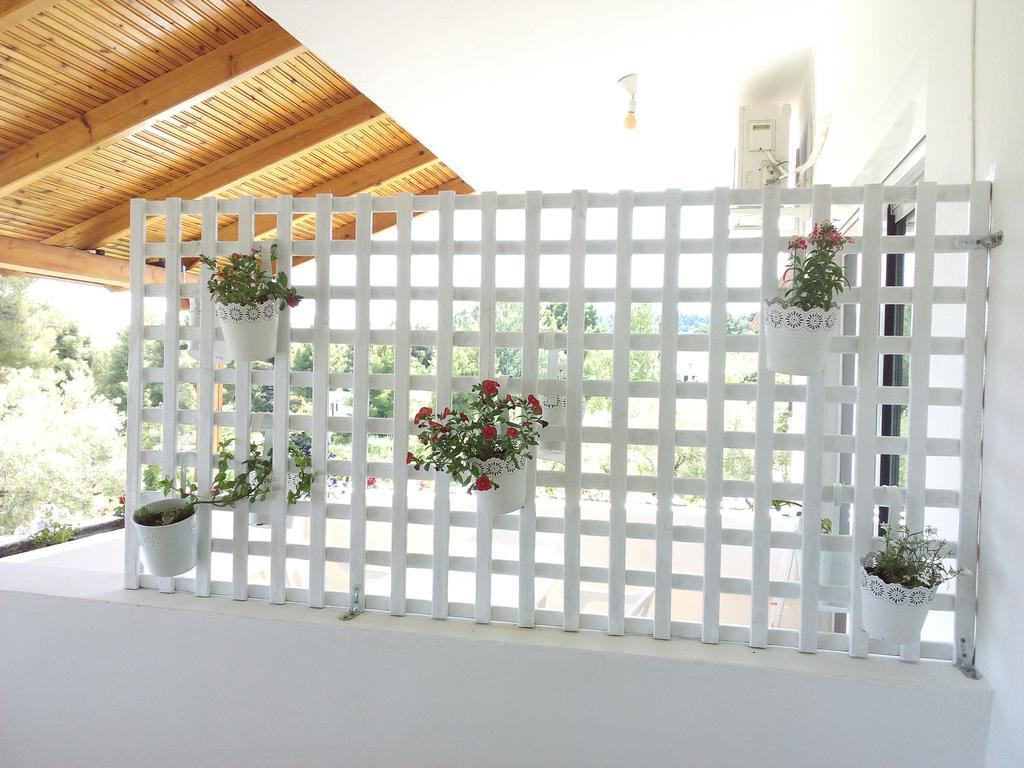 Apartment Amparoudes *