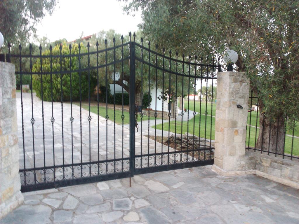 Apartment Amparoudes
