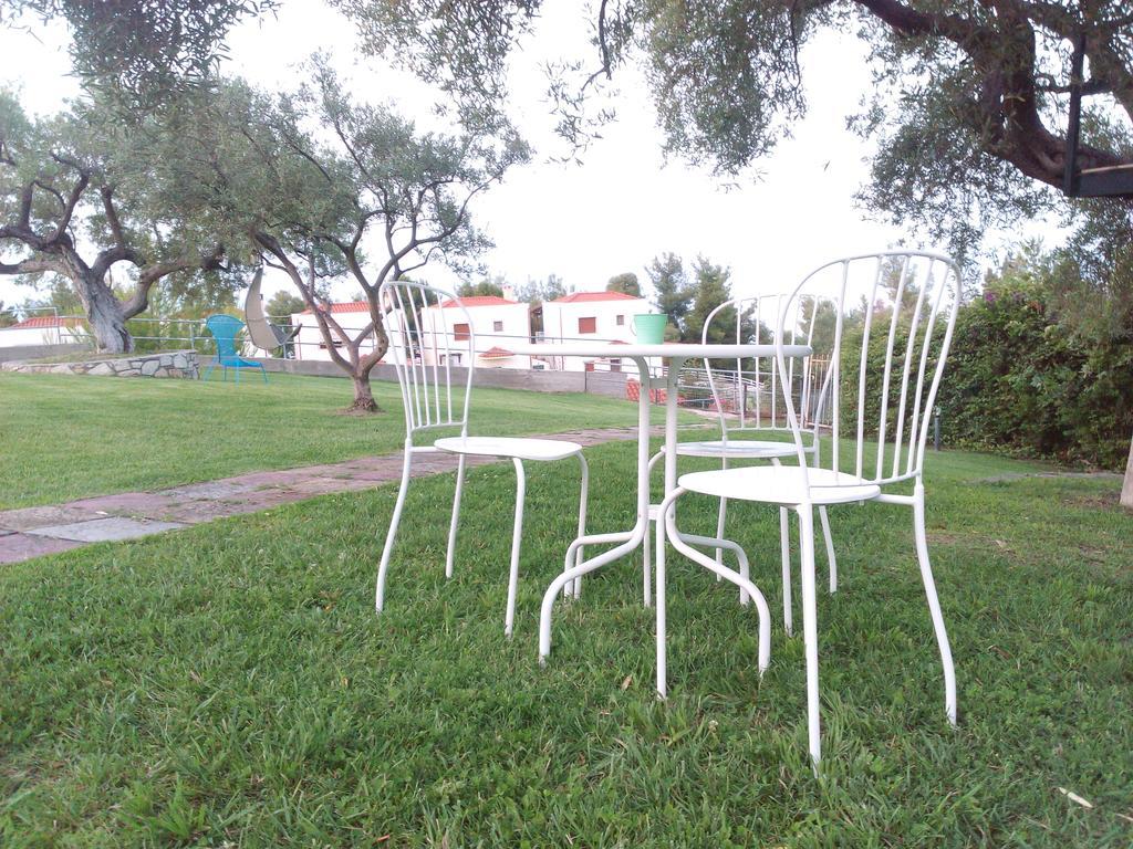 Apartment Amparoudes