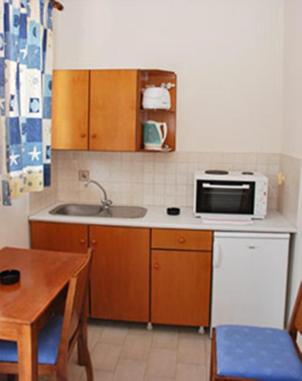 Red Rose Garden Apartment