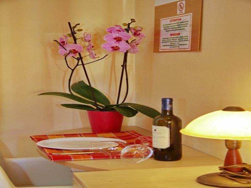 Hotel Irida By Estia