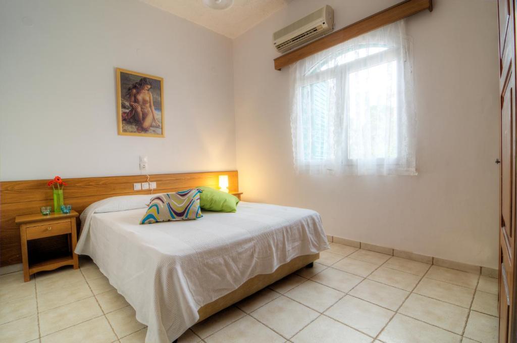 Elia & Tina Apartments Aparthotel