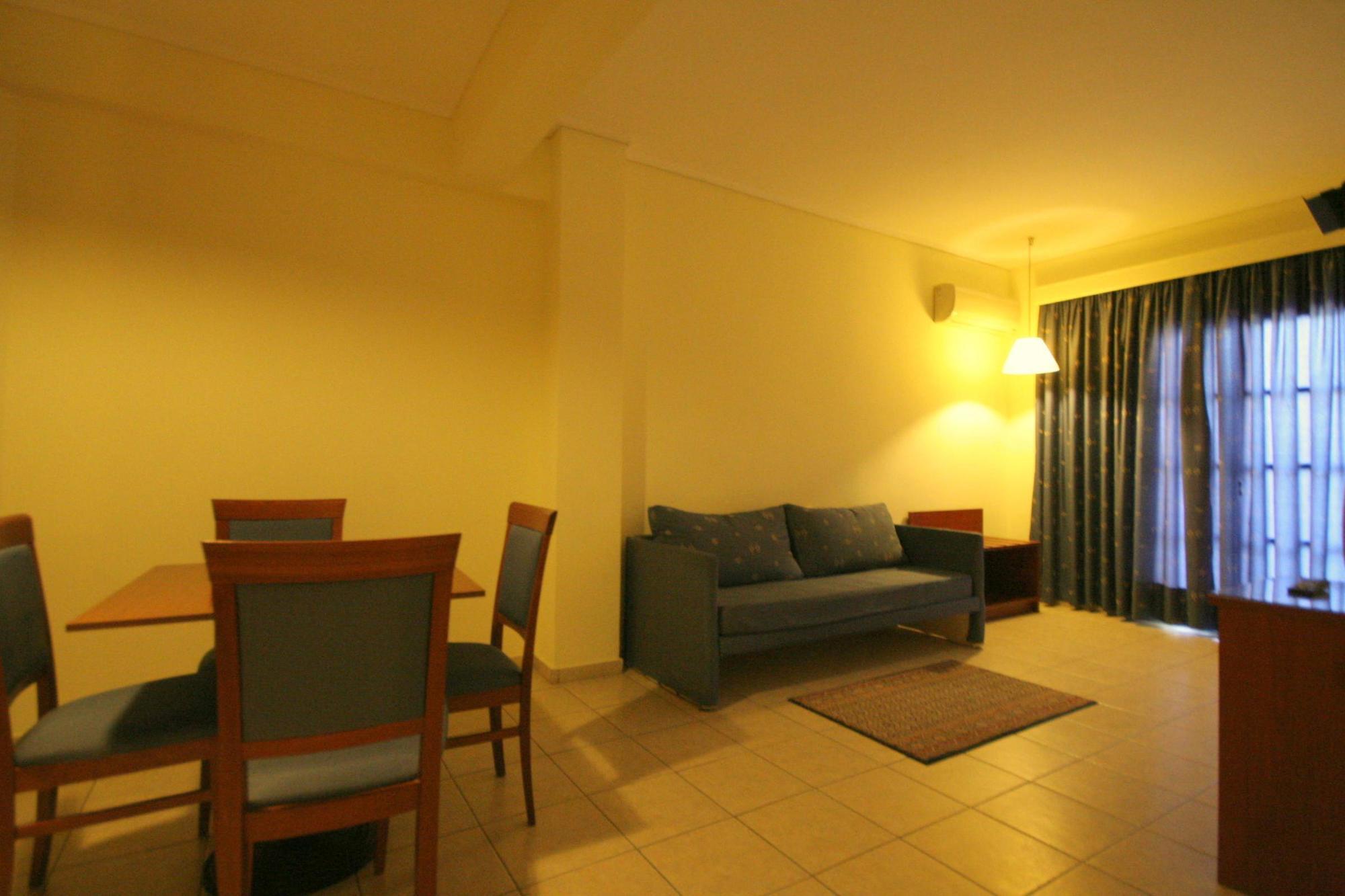 Theodorou Aparthotel 3*