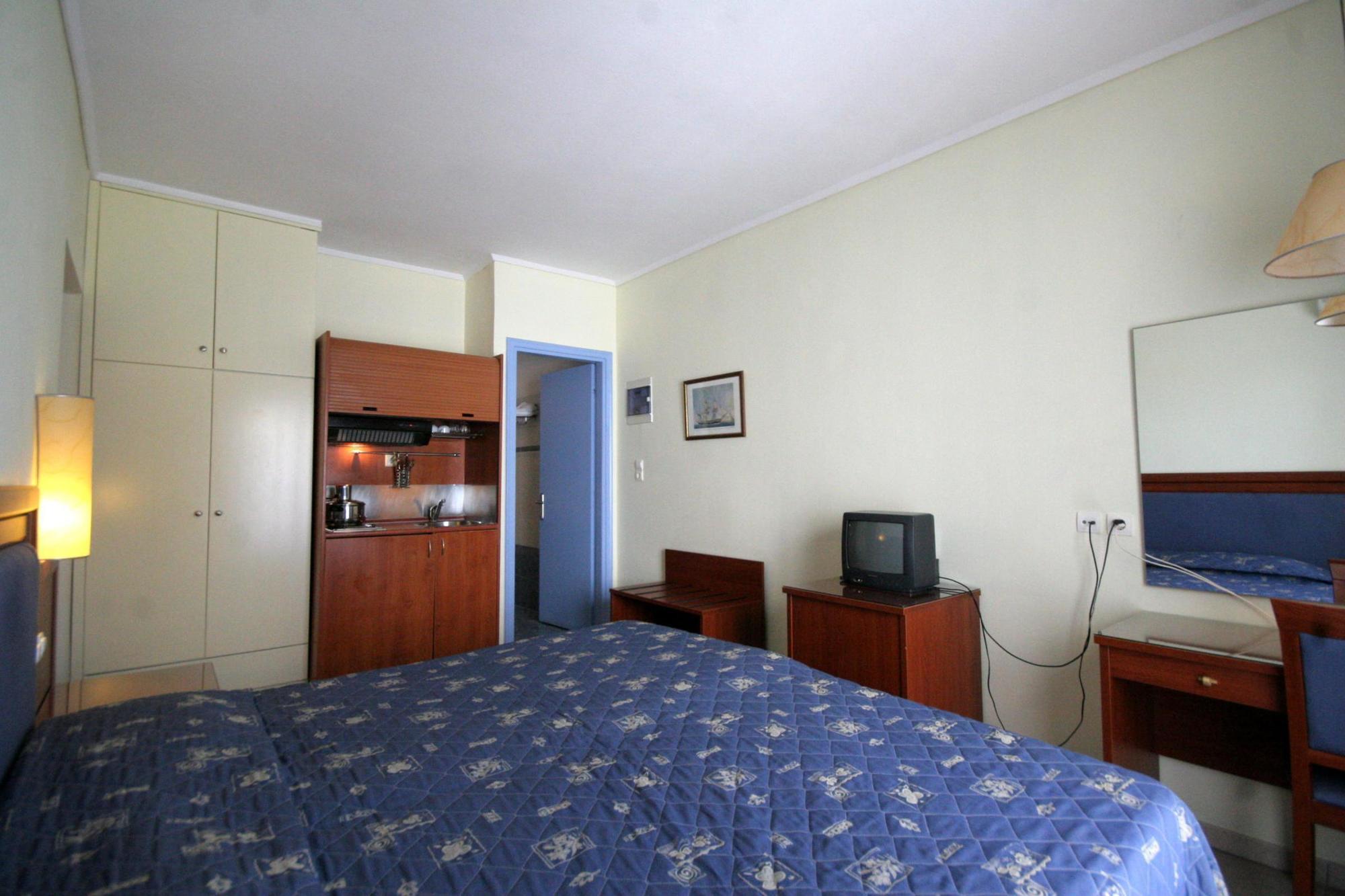Theodorou Aparthotel