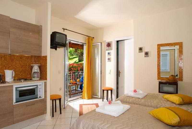 Hotel Chrismos