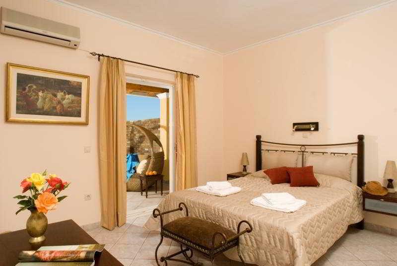 Chrismos Hotel Apraos