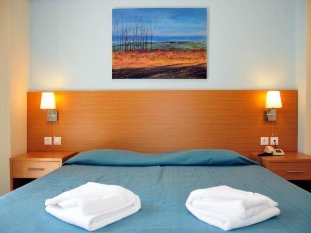 Acropolis Aparthotel 3*
