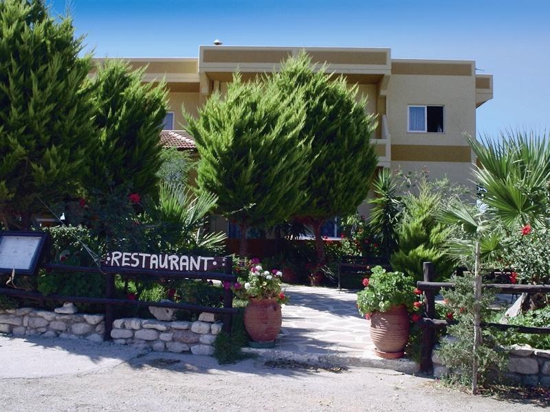 Liros Hotel 2*