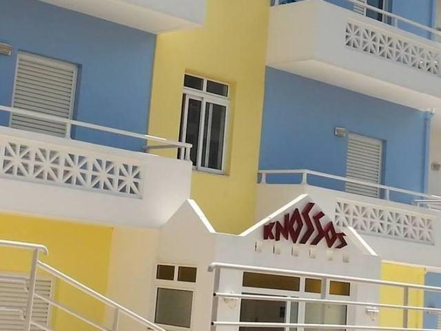 Knossos Apartment *