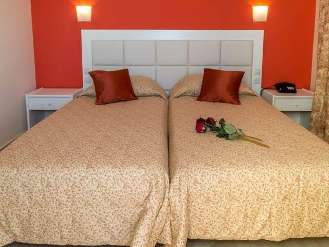 Manolis 3* Malia (Crete)