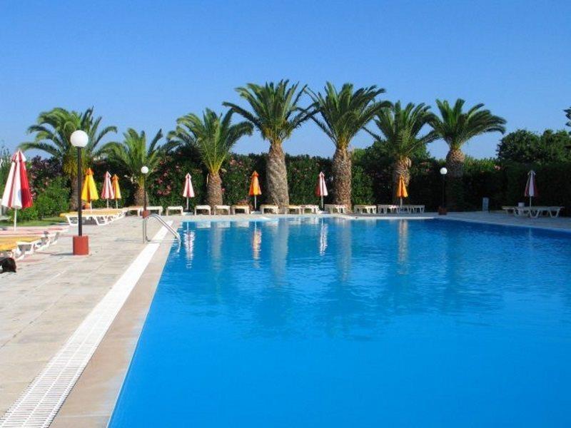 Iris Hotel 3*