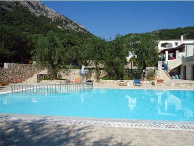 Crystal Blue Hotel, Aparthotel