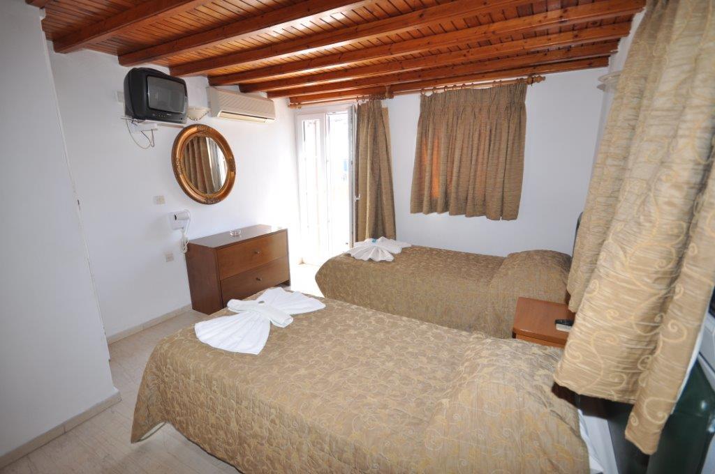 Domna Hotel 2*
