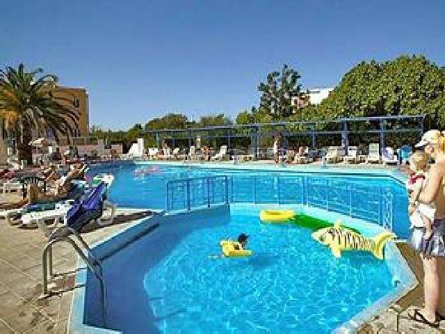 Summer Dream Aparthotel 3*