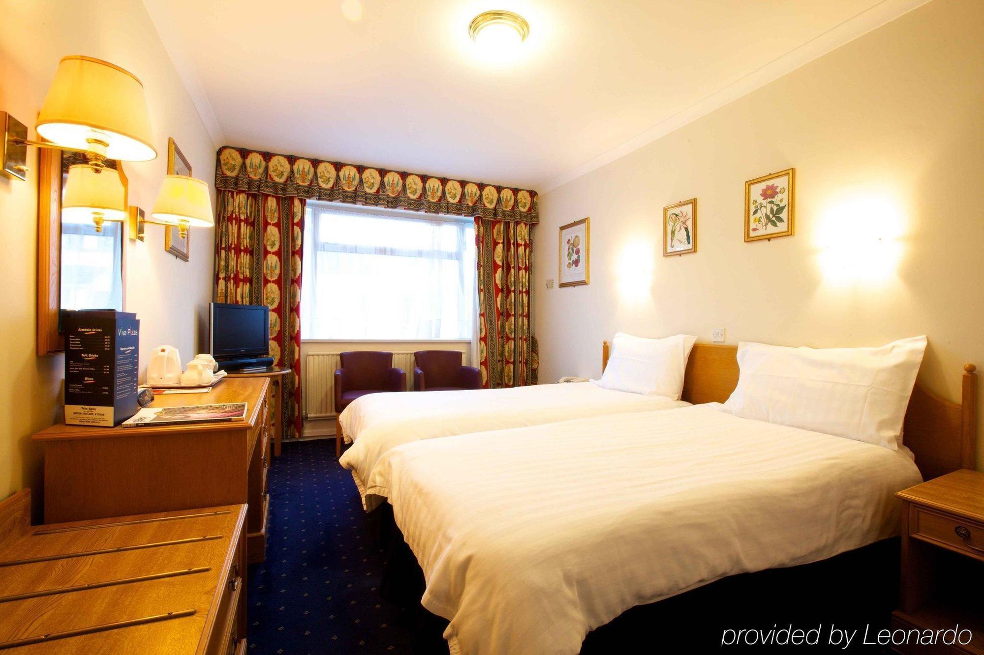 Apollo Hotel 3*