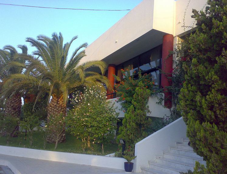 Nina Hotel 3*