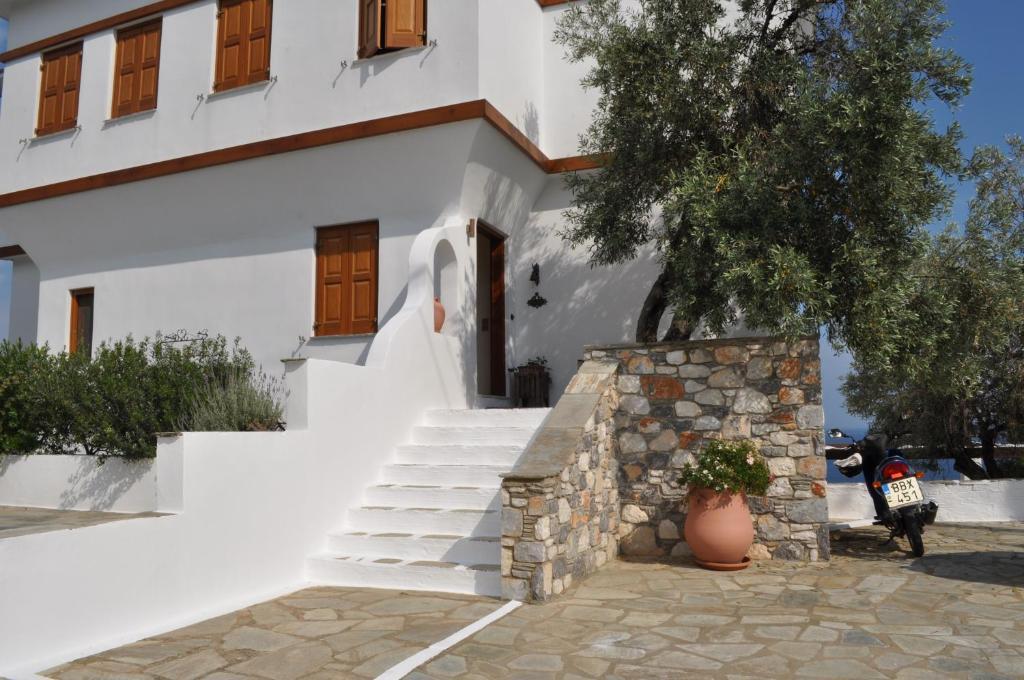 Kim * Achladies (Skiathos)