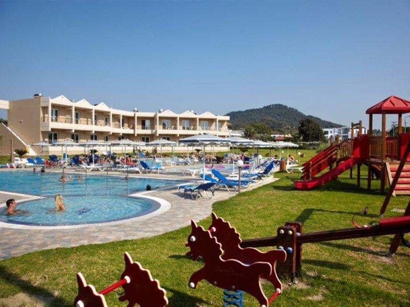 Emerald Aparthotel 3*