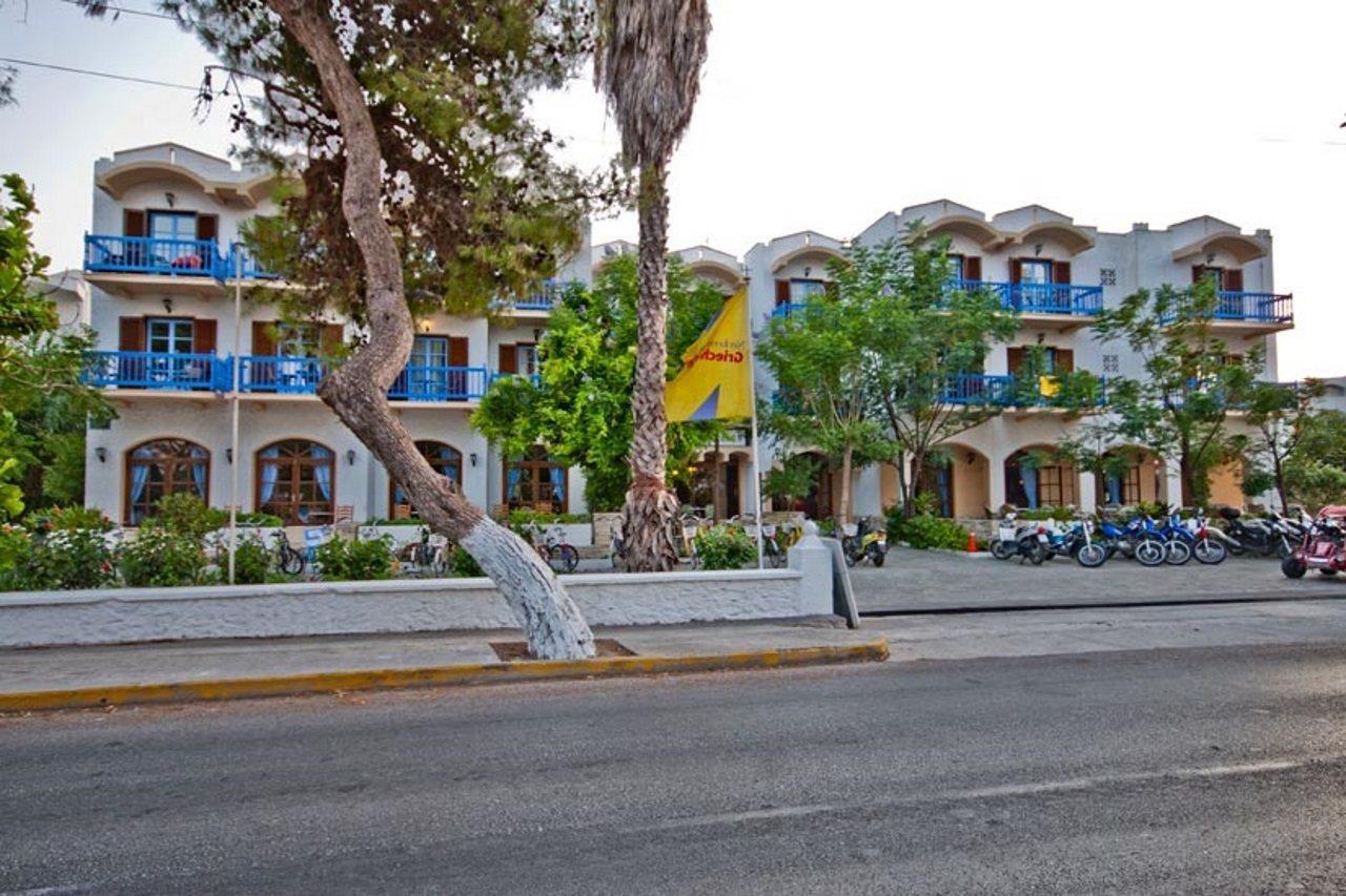 Theodorou Aparthotel 3*