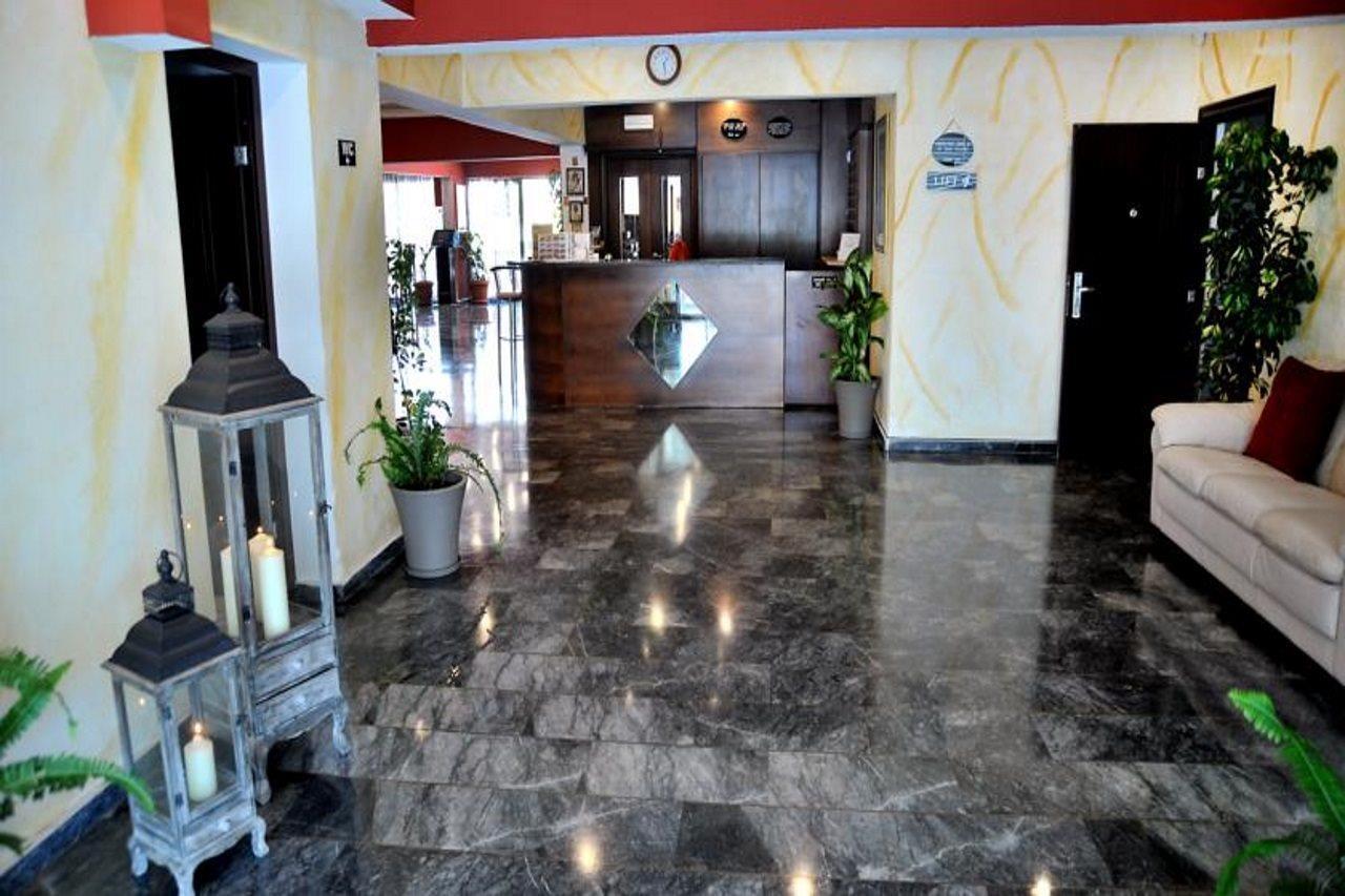 Santa Marina Aparthotel 2*