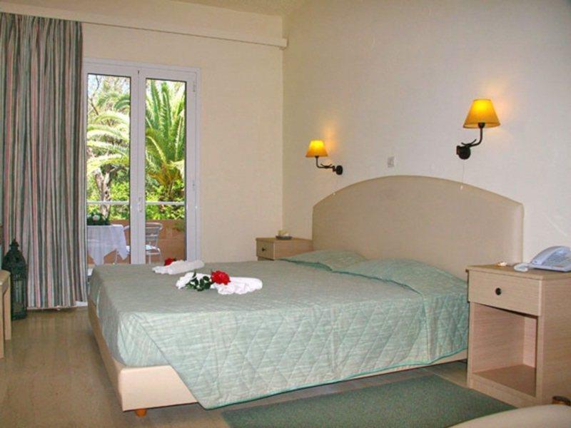 Delfinia Hotel 4*