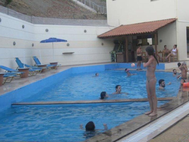 Sfinias Aparthotel 2*