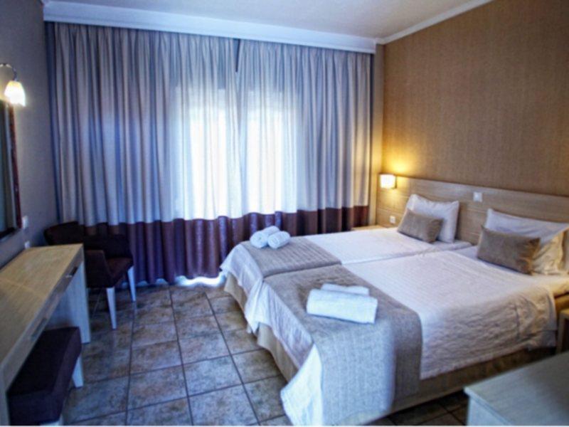 Nostos Hotel 2*