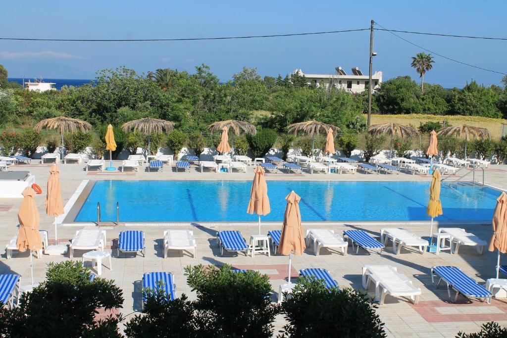 Nikos 2 & Aparthotel 2*