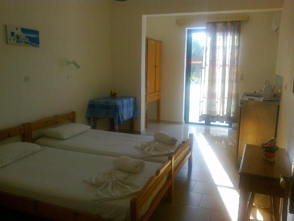 Nikos 2 & Aparthotel