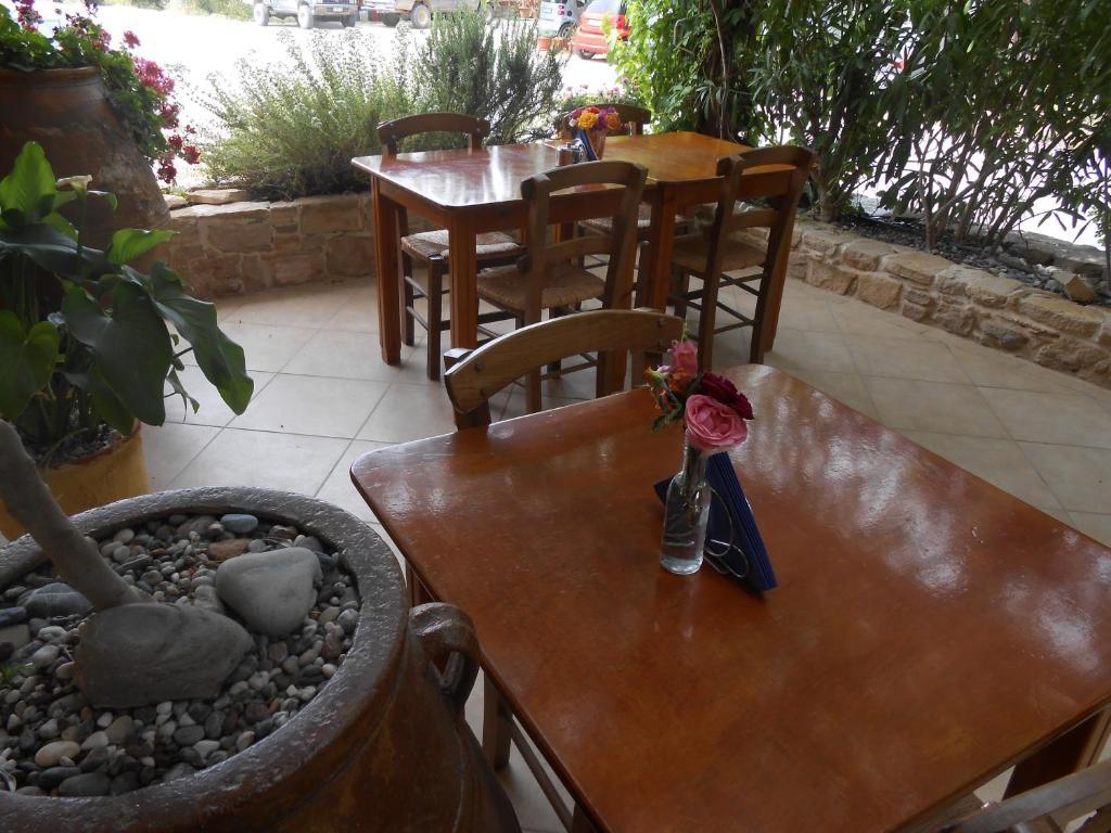 Guest house Aretoussa