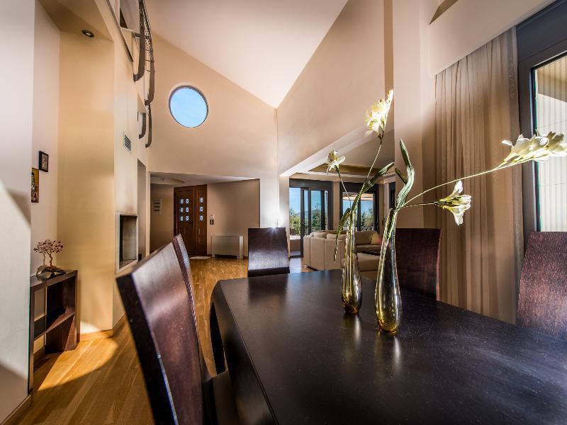 Astarte Villas - Istar Villa With Tennis Court Makhairadhon