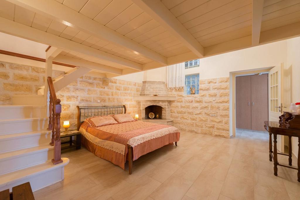 Traditional House Apartment *