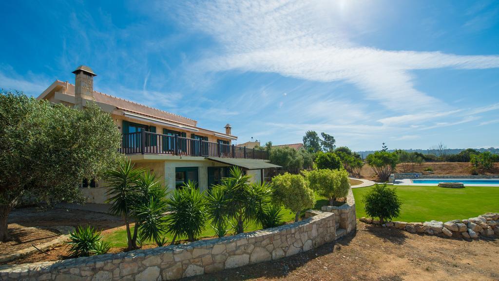 Mathea Villa *