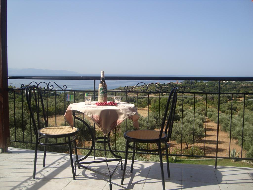 Elpida Apartment *