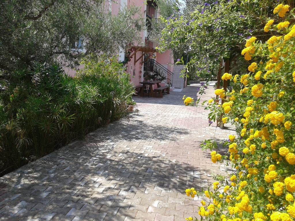 Elpida Apartment